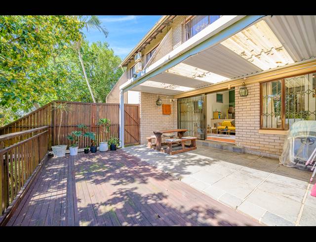 3 BEDROOM DUPLEX FOR SALE IN THE WOLDS